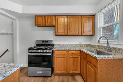 Kitchen - 309 Belden Pl, Munster, IN 46321 photo 2 of 2