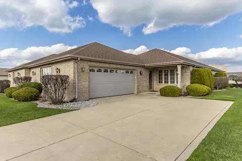 9841 Hart St, Saint John, IN 46373