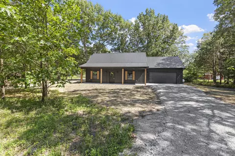 Exterior - 4021 E Porter St, De Motte, IN 46310 photo 2 of 4