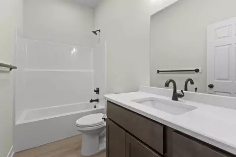 Bath - 4021 E Porter St, De Motte, IN 46310 photo 1 of 1