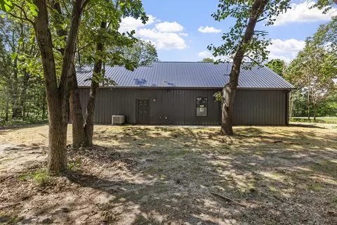 Exterior - 4021 E Porter St, De Motte, IN 46310 photo 3 of 4
