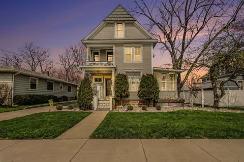414 E Clark St, Crown Point, IN 46307