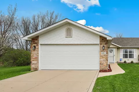 682 W 76th Ave, Merrillville, IN 46410