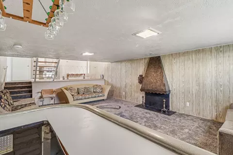 Living - 551 N Union Pl, Gary, IN 46403 photo 3 of 5