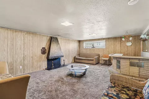Living - 551 N Union Pl, Gary, IN 46403 photo 5 of 5