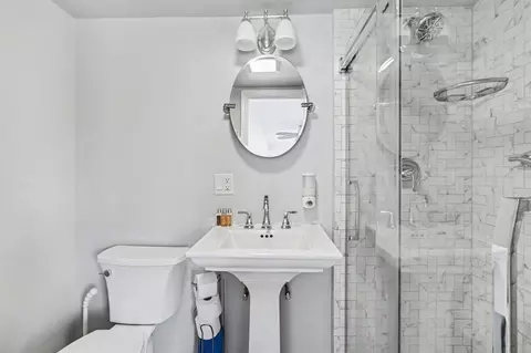 Bath - 551 N Union Pl, Gary, IN 46403 photo 1 of 3