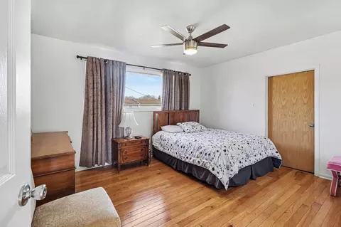 Bedroom - 551 N Union Pl, Gary, IN 46403 photo 5 of 5