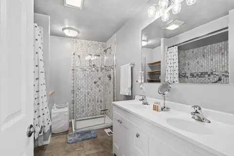 Bath - 551 N Union Pl, Gary, IN 46403 photo 2 of 3