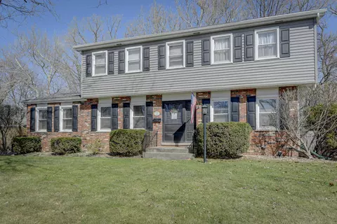 1525 Fran-lin Pkwy, Munster, IN 46321