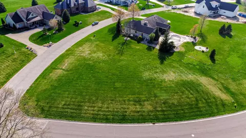2784 Hogan Ave, La Porte, IN 46350