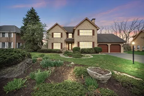 404 Westchester Ln, Valparaiso, IN 46385