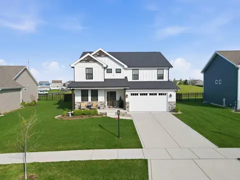 10423 Juniper Ln, Saint John, IN 46373