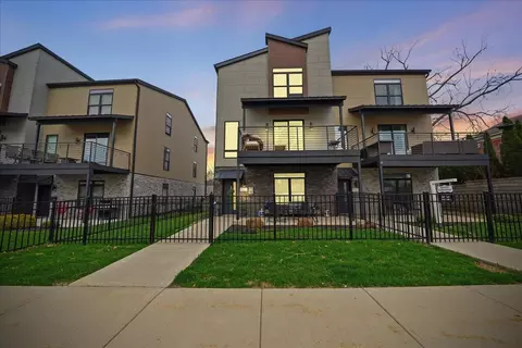 153 Morgan Blvd #1, Valparaiso, IN 46383