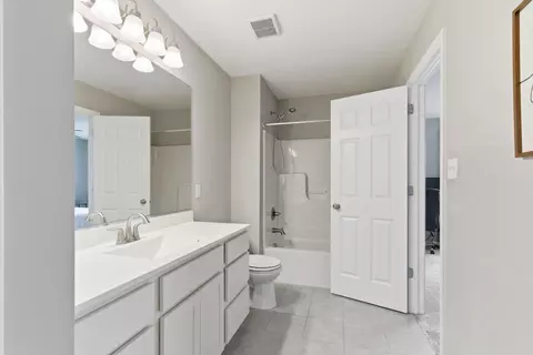 Bath - 919 E 117th Pl, Crown Point, IN 46307 photo 1 of 2
