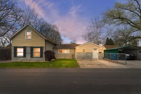 656 S 4th St, Chesterton, IN 46304