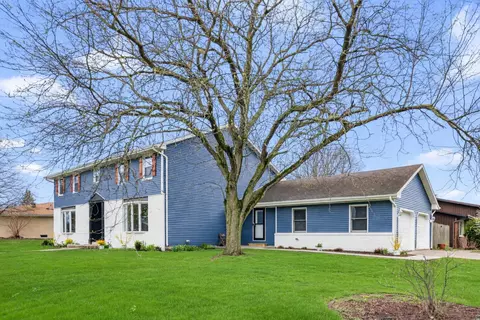 701 Trenton St, Crown Point, IN 46307