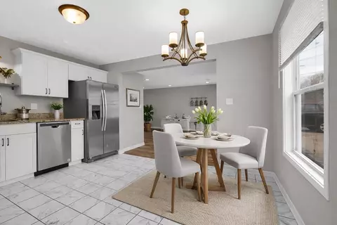 Dining - 309 Michigami Trl, Porter, IN 46304 photo 1 of 2