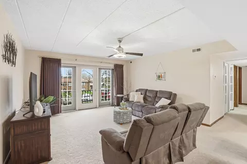 Living - 8831 Harrison Ave #202, Munster, IN 46321 photo 2 of 3