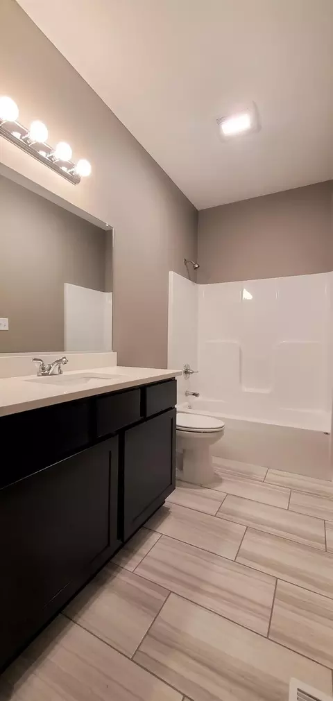 Bath - 5091 Richard Dr, Lowell, IN 46356 photo 1 of 4