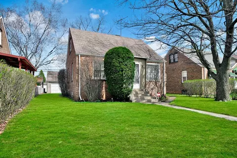 843 173rd St, Hammond, IN 46324