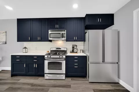Kitchen - 832 Flagstone Dr, Dyer, IN 46311 photo 5 of 6