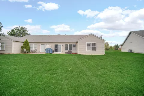 Exterior - 832 Flagstone Dr, Dyer, IN 46311 photo 4 of 4