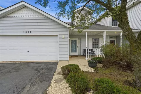 11353 Ventura Dr, Saint John, IN 46373