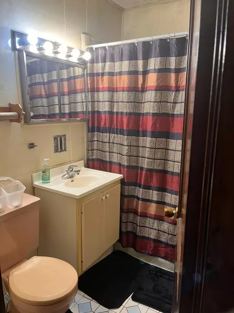 Bath - 1752 Hayes St, Gary, IN 46404 photo 2 of 4