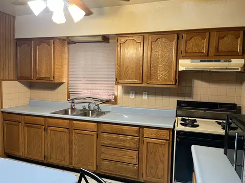 Kitchen - 1752 Hayes St, Gary, IN 46404 photo 2 of 6