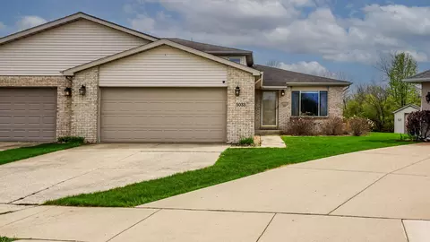 5033 W 92nd Ave, Crown Point, IN 46307