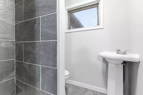 Bath - 952 Willard St, Gary, IN 46404 photo 2 of 2
