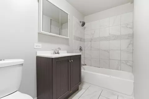 Bath - 952 Willard St, Gary, IN 46404 photo 1 of 2