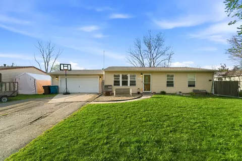 427 Nantucket Rd, Valparaiso, IN 46385
