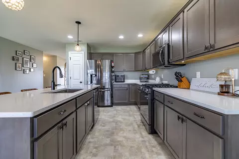 Kitchen - 15402 W 102nd Pl, Dyer, IN 46311 photo 2 of 5