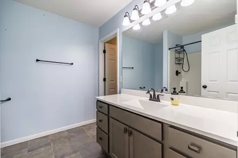 Bath - 15402 W 102nd Pl, Dyer, IN 46311 photo 1 of 2
