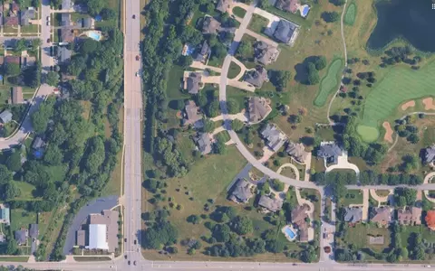 1224 Royal Dublin Ln, Dyer, IN 46311