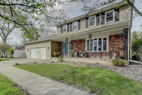 1637 Holly Ln, Munster, IN 46321