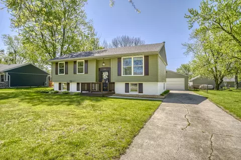 715 Cheyenne Dr, Lowell, IN 46356