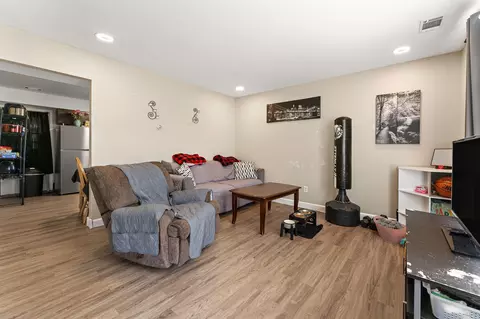Living - 2102-2104 Washington Ave, Chesterton, IN 46304 photo 1 of 1
