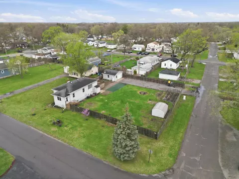 326 Tyler Ave, Hobart, IN 46342