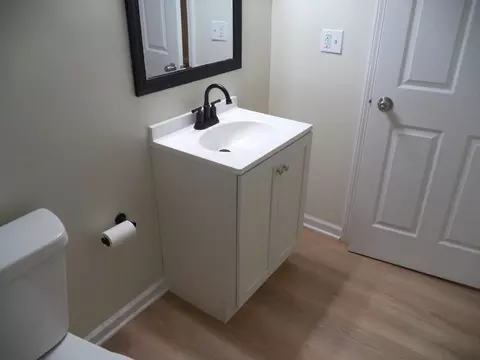 Bath - 4173 Jackson St, Gary, IN 46408 photo 1 of 3