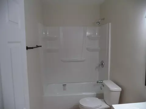 Bath - 4173 Jackson St, Gary, IN 46408 photo 3 of 3