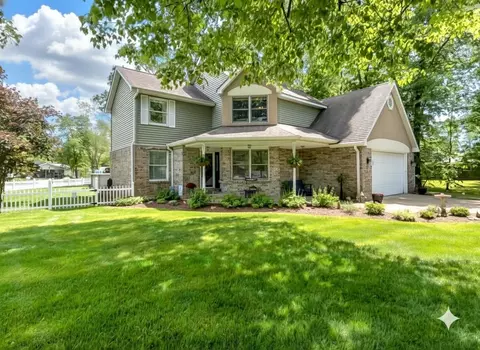65 Deep River Dr, Hobart, IN 46342