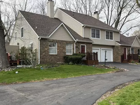 535 Weatherwood Ln, Valparaiso, IN 46383
