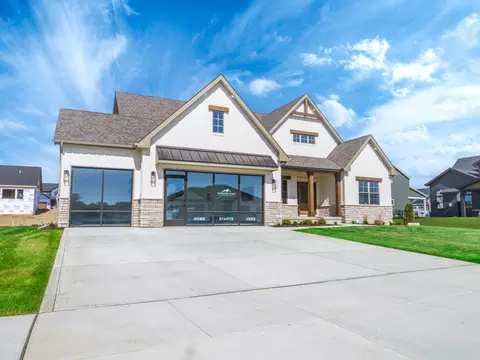 8022 Wyman Dr, Saint John, IN 46373