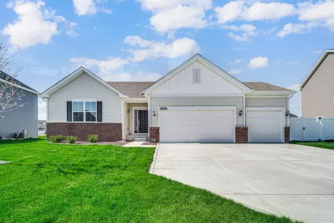 3856 Fender St, Valparaiso, IN 46385