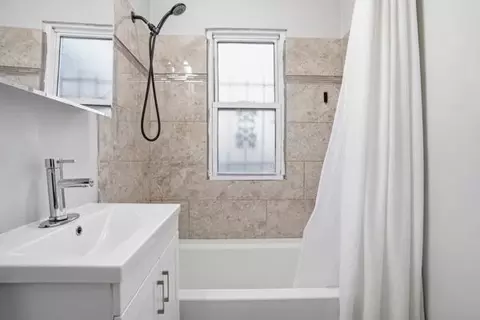 Bath - 263 Taft St, Gary, IN 46404 photo 1 of 2