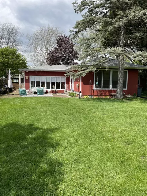 Exterior - 8245 Baring Ave, Munster, IN 46321 photo 4 of 6