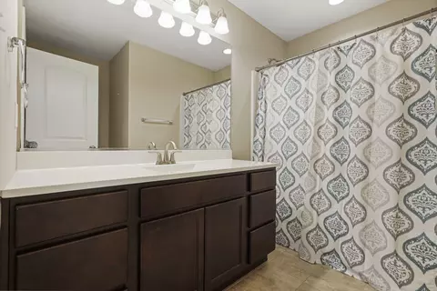 Bath - 1066 E 115th Ct, Crown Point, IN 46307 photo 3 of 3