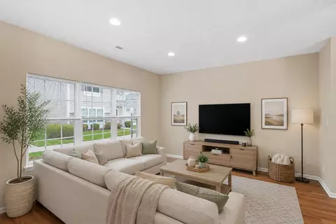Living - 1066 E 115th Ct, Crown Point, IN 46307 photo 1 of 3
